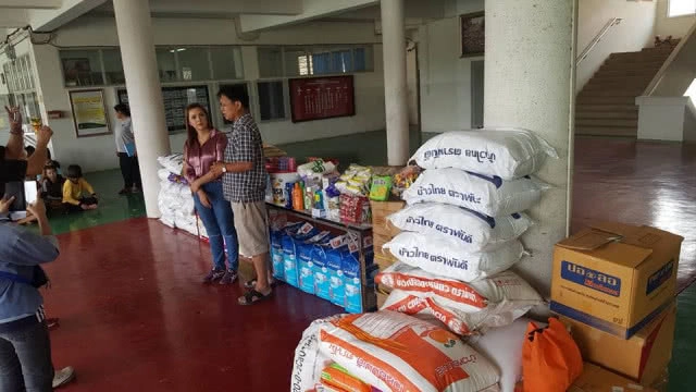 ปันน้ำใจมอบรอยยิ้ม บริจาคข้าวสารและของใช้ ให้วัดพระบาทน้ำพุ จ.ลพบุรี