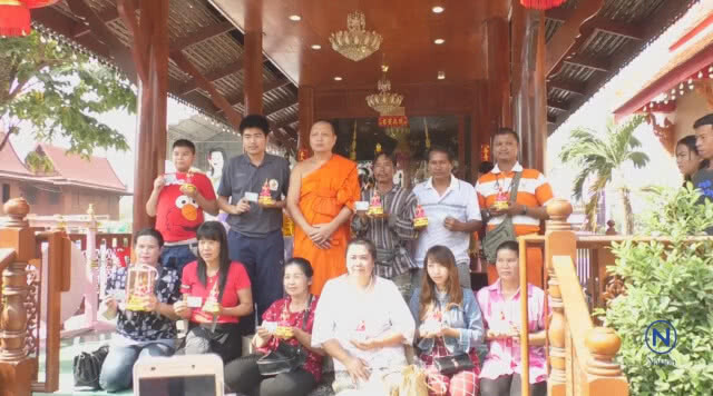 วันวาเลนไทน์ นักท่องเที่ยวแห่เข้าวัด
กราบไหว้ขอพรหลวงพ่อสีชมพู