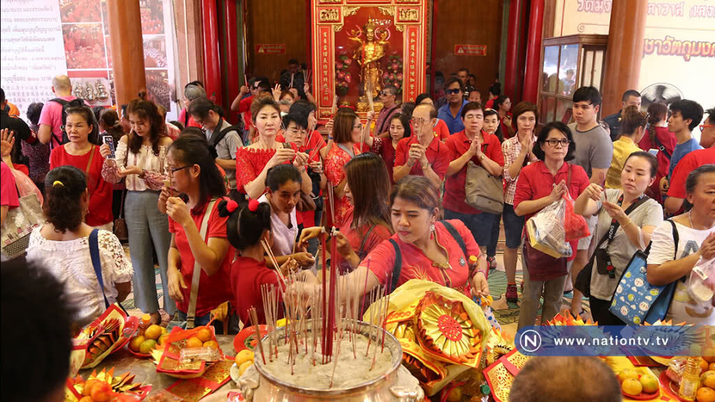 ชาวไทยเชื้อสายจีนไหว้สิ่งศักดิ์สิทธิ์เสริมดวงรับตรุษจีน ชาวไทยเชื้อสายจีนไหว้สิ่งศักดิ์สิทธิ์เสริมดวงรับตรุษจีน