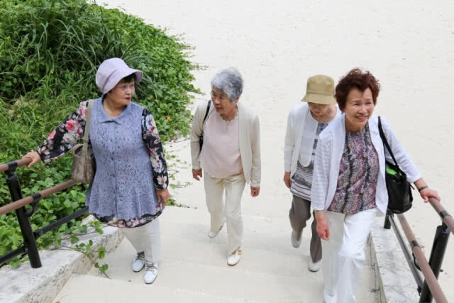 "ผู้สูงอายุ - เพศหญิง" เพิ่มขึ้น คาด’61 โฮมแคร์ - บ้านที่รองรับ Aging Society ได้รับความนิยม