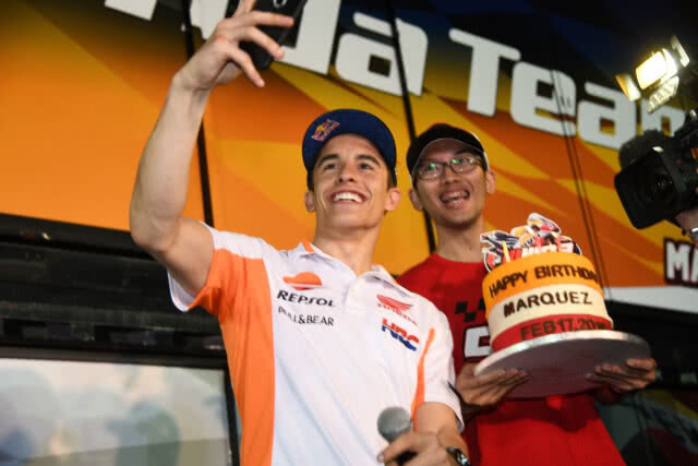 "มาร์ค มาร์เกซ" ฉลองวันเกิดร่วมกับแฟนๆ ชาวไทย