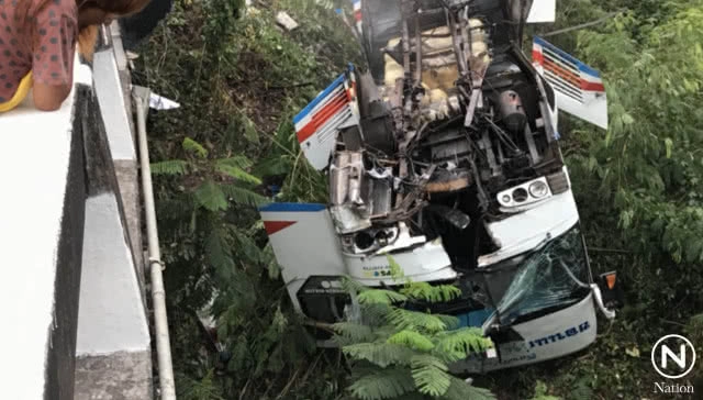 รถโดยสารสายขอนแก่น-เมืองเลยพลิกคว่ำ! เสียชีวิต1ราย