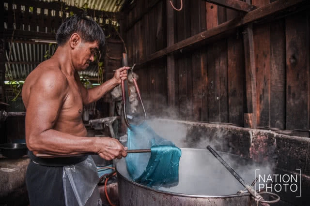 ผ้าไหมบ้านครัว ลุงอู๊ด ความภาคภูมิใจของไทยที่รอวันนับถอยหลัง?