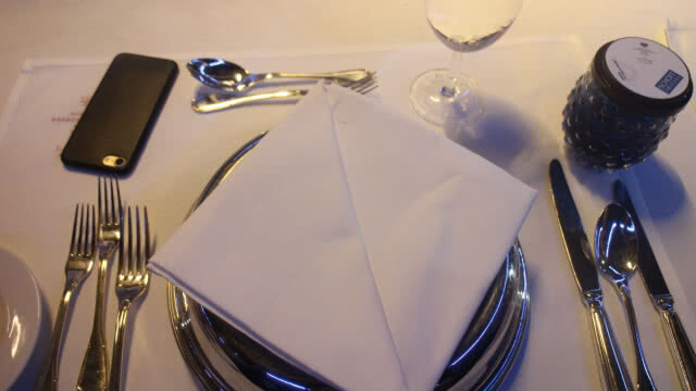 U can eat Meet กับปูน :: ทานอาหารหรูลอยฟ้าใจกลางเมือง Dinner in the sky