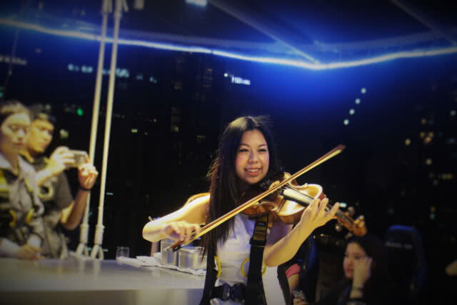 U can eat Meet กับปูน :: ทานอาหารหรูลอยฟ้าใจกลางเมือง Dinner in the sky