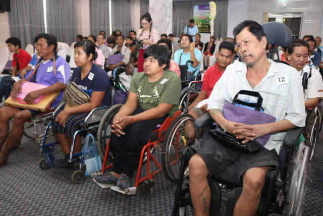 ขนส่งนครปฐม จัดโครงการ "Happiness for All : ความสุขทั่วไทย ส่งความปลอดภัยให้ทุกคน"