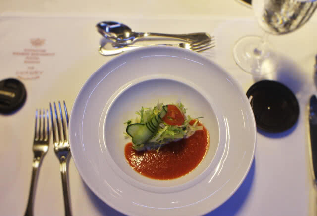 U can eat Meet กับปูน :: ทานอาหารหรูลอยฟ้าใจกลางเมือง Dinner in the sky