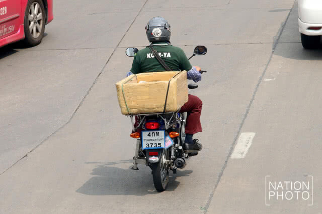 การใช้รถของคน กทม. ท่ามกลางฝุ่นละอองเกินเกณฑ์มาตรฐาน