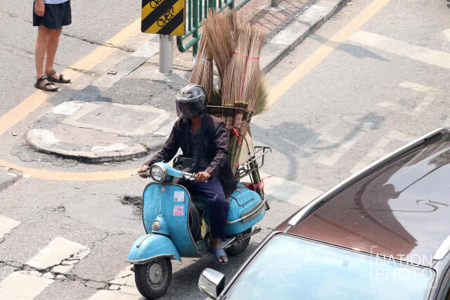 การใช้รถของคน กทม. ท่ามกลางฝุ่นละอองเกินเกณฑ์มาตรฐาน