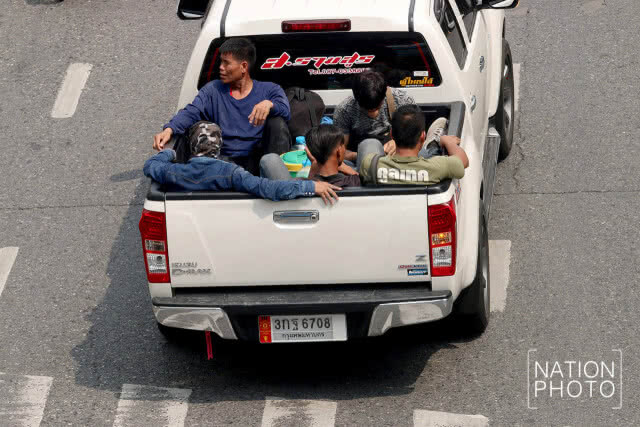 การใช้รถของคน กทม. ท่ามกลางฝุ่นละอองเกินเกณฑ์มาตรฐาน