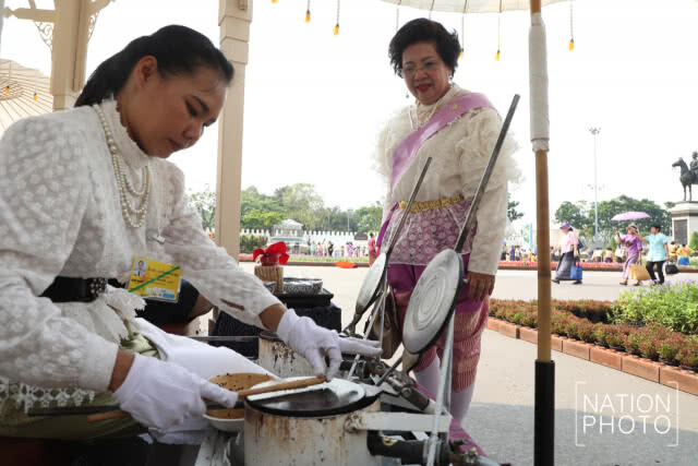 (ภาพชุด) งาน "อุ่นไอรัก คลายความหนาว"