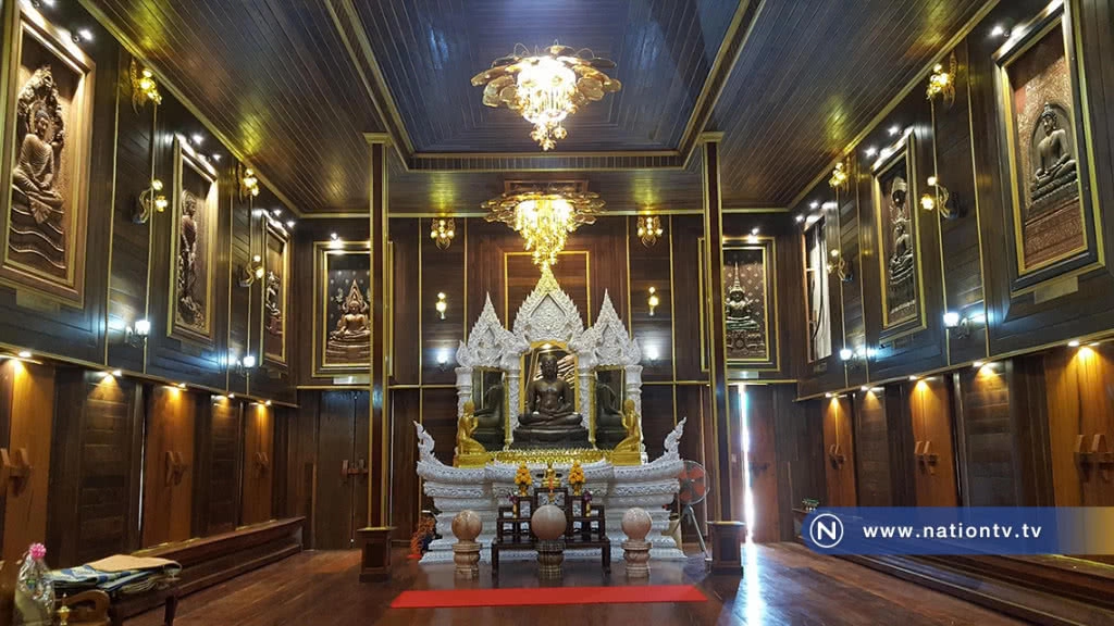 ตระการตา! แกะสลักพระพุทธรูป ตกแต่งด้วยกะลามะพร้าว กลางอุโบสถวัดนาโปร่ง ตระการตา! แกะสลักพระพุทธรูป ตกแต่งด้วยกะลามะพร้าว กลางอุโบสถวัดนาโปร่ง