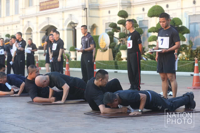 ผบ.ทบ. นำกำลังพล ทดสอบร่างกายนัดแรก ปี 61
