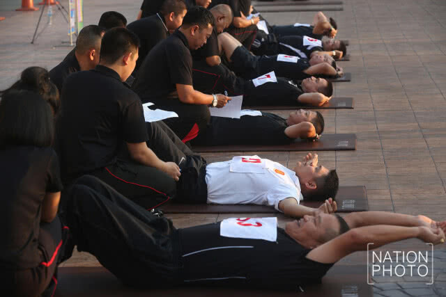 ผบ.ทบ. นำกำลังพล ทดสอบร่างกายนัดแรก ปี 61