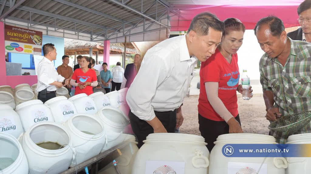 "วีระศักดิ์"ลงพื้นที่"แหลมผักเบี้ย"
ชมกลุ่มชุมชนธนาคารปูม้า "วีระศักดิ์"ลงพื้นที่"แหลมผักเบี้ย"
ชมกลุ่มชุมชนธนาคารปูม้า