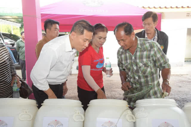 "วีระศักดิ์"ลงพื้นที่"แหลมผักเบี้ย"
ชมกลุ่มชุมชนธนาคารปูม้า