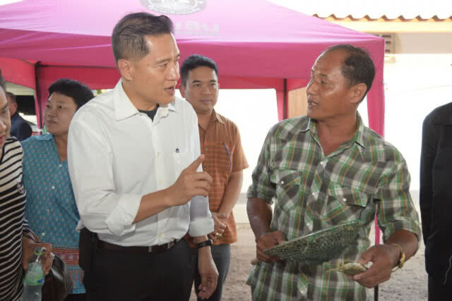 "วีระศักดิ์"ลงพื้นที่"แหลมผักเบี้ย"
ชมกลุ่มชุมชนธนาคารปูม้า