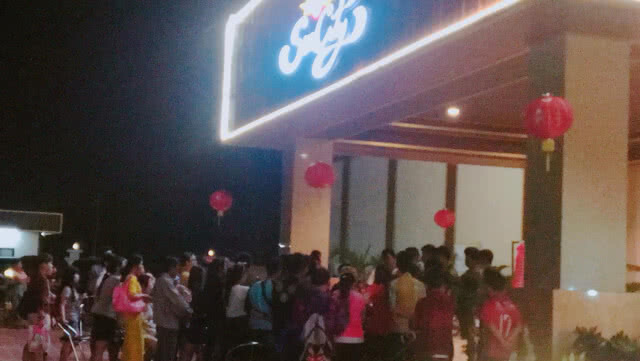 พนักงานบ่อนกาสิโนฝั่งเมียนมาร์ ประท้วงบ่อน หยุดงานชั่วคราวไม่แจ้งล่วงหน้า