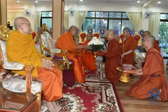 พระมหาสังฆนายก  ประธานมหาสังฆนายกแห่งสหภาพเมียนมาร์  เดินทางเยี่ยมชมวัดนายโรงเป็นการส่วนตัว