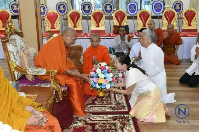 พระมหาสังฆนายก  ประธานมหาสังฆนายกแห่งสหภาพเมียนมาร์  เดินทางเยี่ยมชมวัดนายโรงเป็นการส่วนตัว