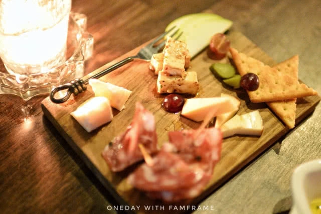 "ชวนไปสวมวิญญาณโจรสลัด ที่ "Pirate Arena" 
กับห้องลับ ที่ไม่ลับ ใจกลางทองหล่อ"