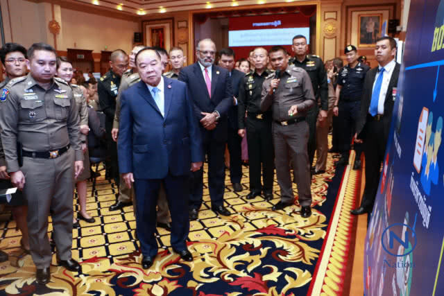 "บิ๊กป้อม"แถลงผลงาน 3 เดือน
ศูนย์ปราบแก๊งคอลเซ็นเตอร์
รวบผู้ต้องหา 229 ราย
ยึดทรัพย์ได้กว่า 120 ล้าน