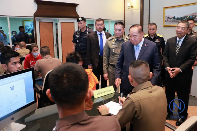 "บิ๊กป้อม"แถลงผลงาน 3 เดือน
ศูนย์ปราบแก๊งคอลเซ็นเตอร์
รวบผู้ต้องหา 229 ราย
ยึดทรัพย์ได้กว่า 120 ล้าน