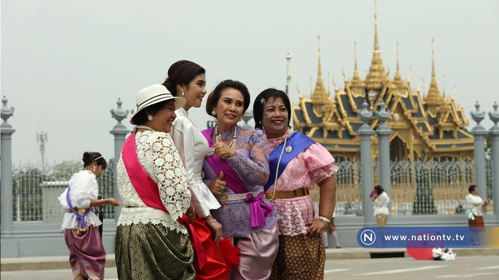 งาน "อุ่นไอรัก คลายความหนาว" งาน "อุ่นไอรัก คลายความหนาว"