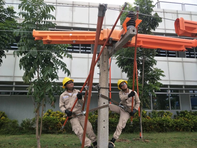 จบ ปวช. ร.ร.ช่างไฟฟ้า รับ 1.2 หมื่น