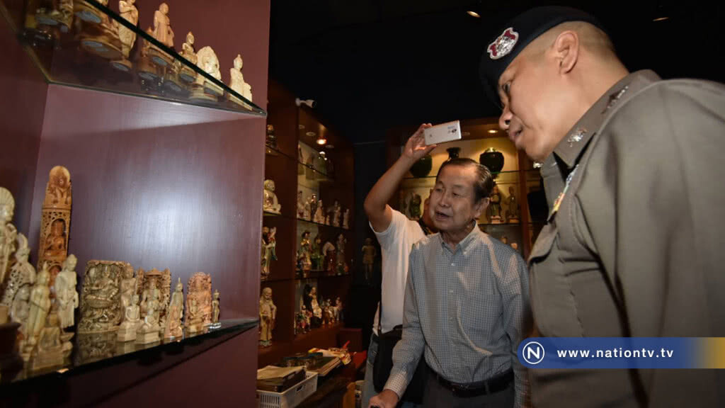 "บิ๊กอวบ" ลุยตรวจร้านจำหน่ายงาช้าง ย่านเจริญกรุงฯ "บิ๊กอวบ" ลุยตรวจร้านจำหน่ายงาช้าง ย่านเจริญกรุงฯ