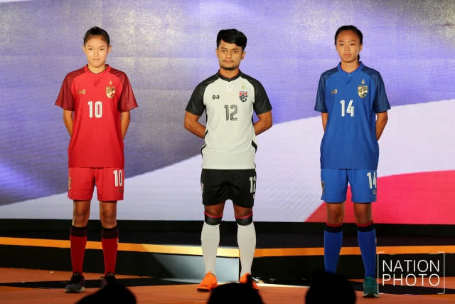 "ช้างศึก" เปิดตัวชุดแข่งใหม่ทีมชาติไทย 2018