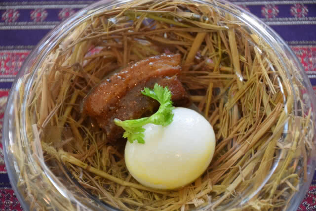 อร่อยปักหมุด : อาหารไทย 12 คอร์ส ครีเอทโดยเชฟริน สุดสร้างสรรค์ ณ ห้องอาหารศิลาดล โรงแรมสุโขทัย สาทร