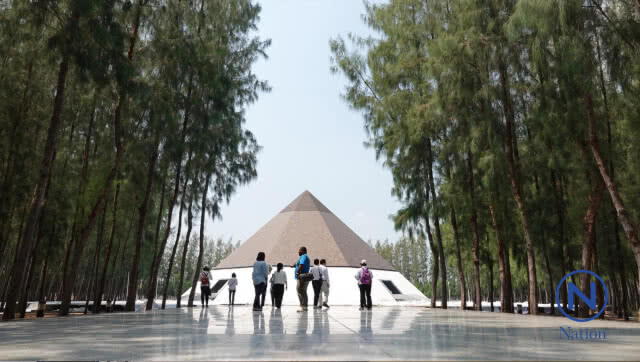 "องอาจ" พาชมอนุสรณ์สถานหลวงปู่สด