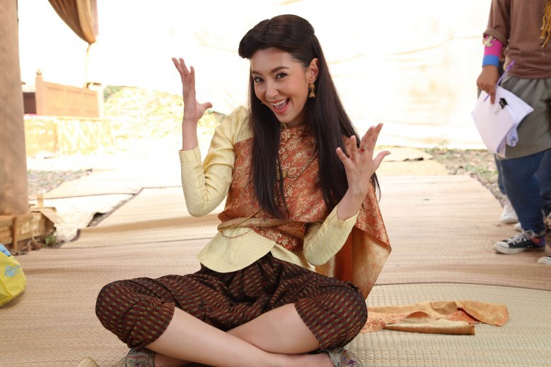 คืนนี้พร้อมหรือยัง "ออเจ้าเบลล่า" นำทีมเชียร์!!