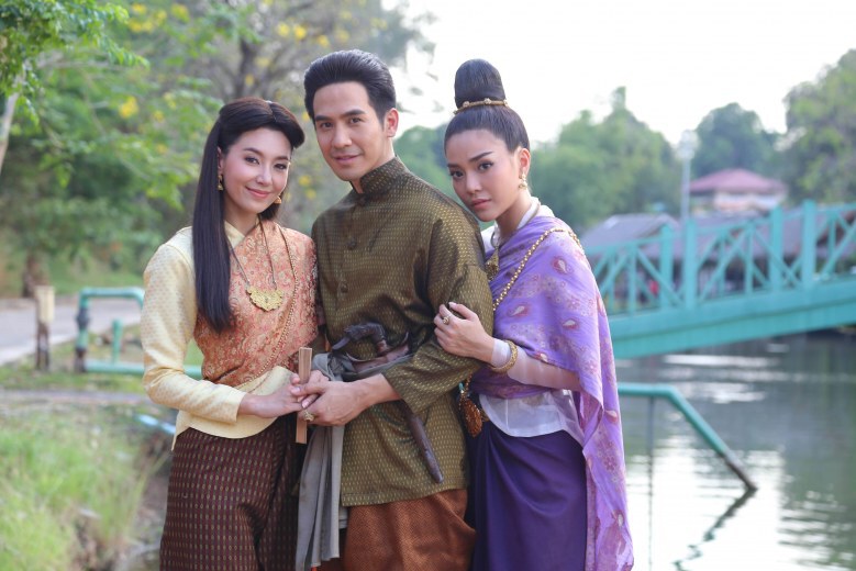 คืนนี้พร้อมหรือยัง "ออเจ้าเบลล่า" นำทีมเชียร์!!