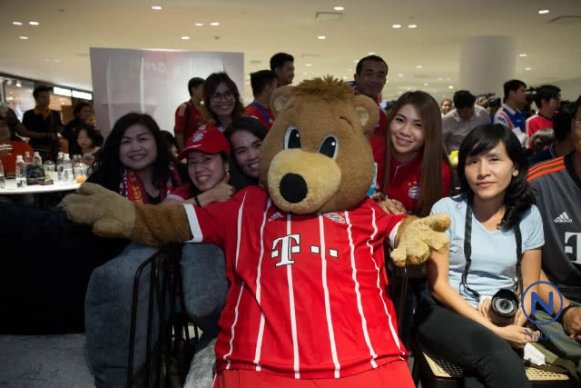 "ลิซาราซู" บินลัดฟ้าเฟ้นแข้งเยาวชน