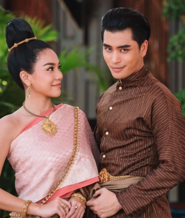 กระแสออเจ้า... บุพเพสันนิวาส ร้านให้เช่าชุดไทยเฮ คนแห่เช่าแน่น ชุดไทยสไบและชุดไทยร.5 เป็นที่นิยม