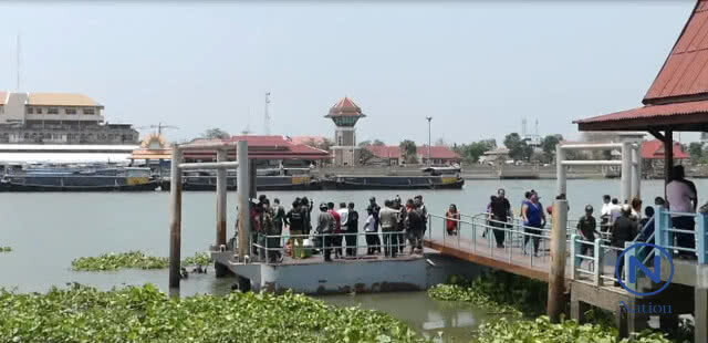 หนุ่ม ปวช.ลงเรือพลาดตกน้ำดับ 
เรือรับจ้างหนี บอกไม่รู้จะช่วยยังไง ให้โทรไป 1669