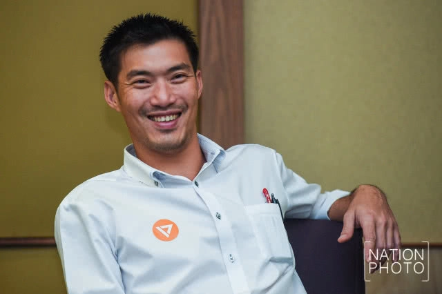 จดแล้ว! "ธนาธร" ยื่นจัดตั้งพรรคอนาคตใหม่ ที่ กกต.