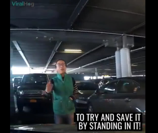 ยืนแย่งที่จอด! คิดว่ามีแค่ในไทย