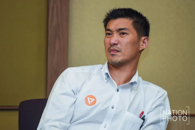 จดแล้ว! "ธนาธร" ยื่นจัดตั้งพรรคอนาคตใหม่ ที่ กกต.