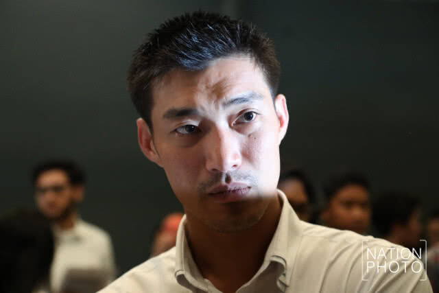 "ธนาธร" เปิดตัว "พรรคอนาคตใหม่"