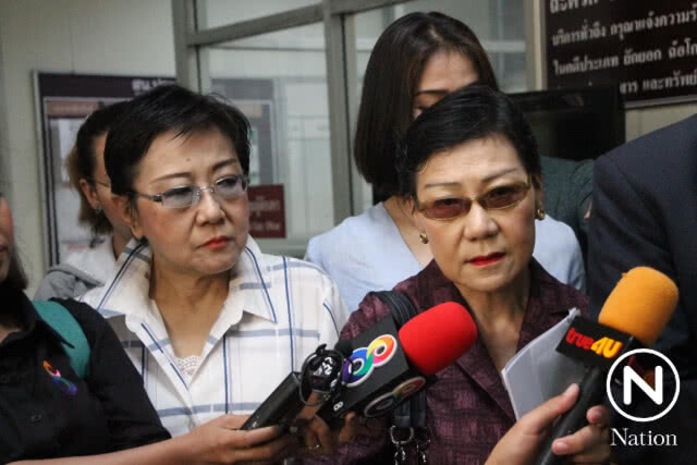 2 ป้าทุบรถ โร่พบตร.แจ้งความกลับสาวคู่กรณี ข้อหาแจ้งความเท็จ