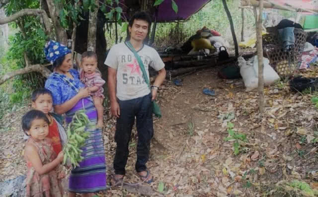 น่าเห็นใจ! ราษฎรกะเหรี่ยงกว่า 2,000 คน หนีทหารพม่าเข้าป่า