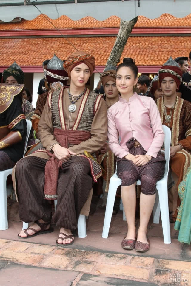 'เจมส์จิ-แต้ว' รับไม้ต่อ 'เบลล่า-โป๊ป' 