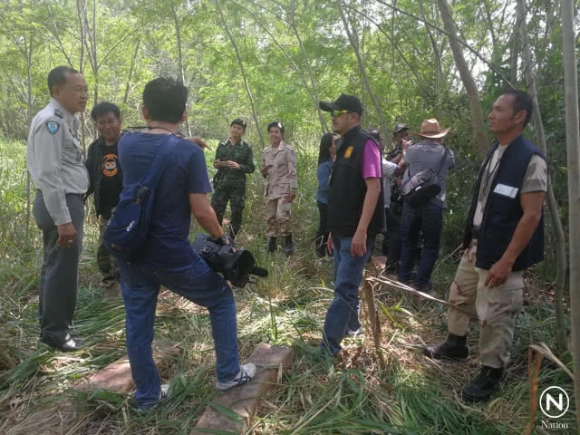 พญาเสือสนธิกำลัง บุกจับไม้พยุงซุกซ่อนในบ้านอดีตนายพลตำรวจ