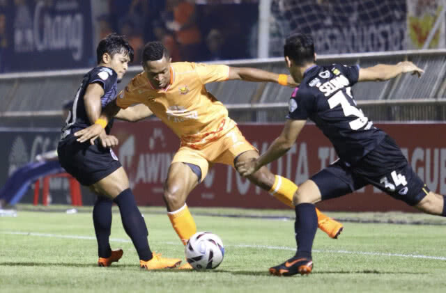 "ค้างคาวไฟ" ไล่เจ๊า" "สิงห์เจ้าท่า" สุดเดือด 2-2
