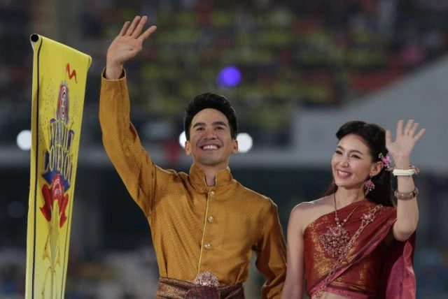 'เจมส์จิ-แต้ว' รับไม้ต่อ 'เบลล่า-โป๊ป' 