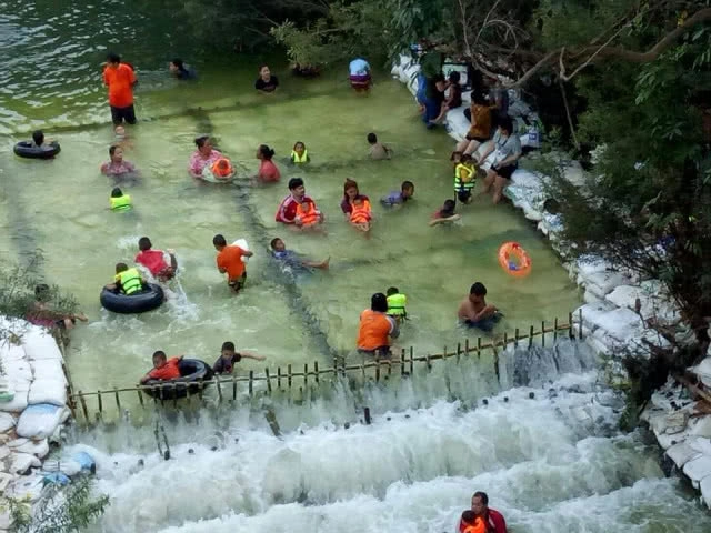 แห่เที่ยว "ฝายมีชีวิตบ้านแก่งสีเสียด" แหล่งพักผ่อนหย่อนใจแห่งใหม่ของคนสระแก้ว