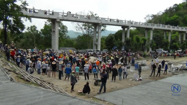 วัดเขาตะแบก
ขอหยุดเทพื้นปูนชั่วคราว
เจ้าอาวาสเกรงใจสาธุชน